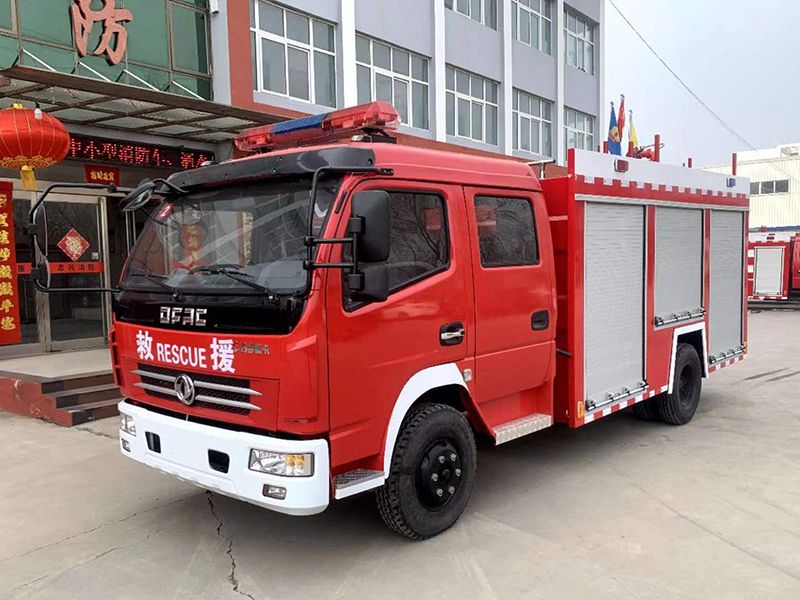 东风多利卡5吨水罐消防车